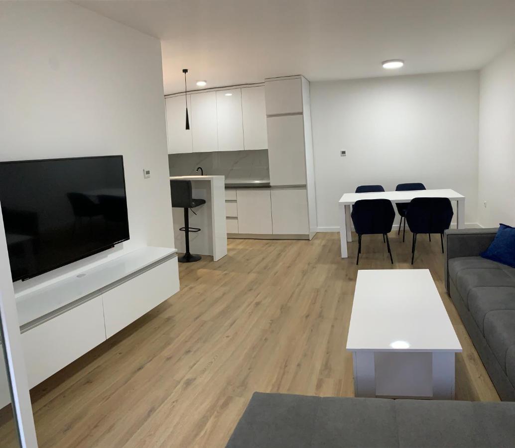 Central Аpartment Foca With Garage Buitenkant foto